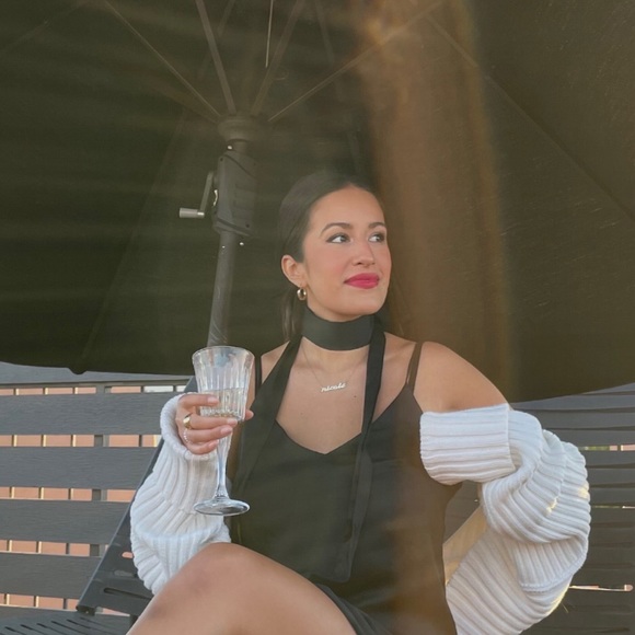 Meet your Posher, Nicole - Picture 1 of 1